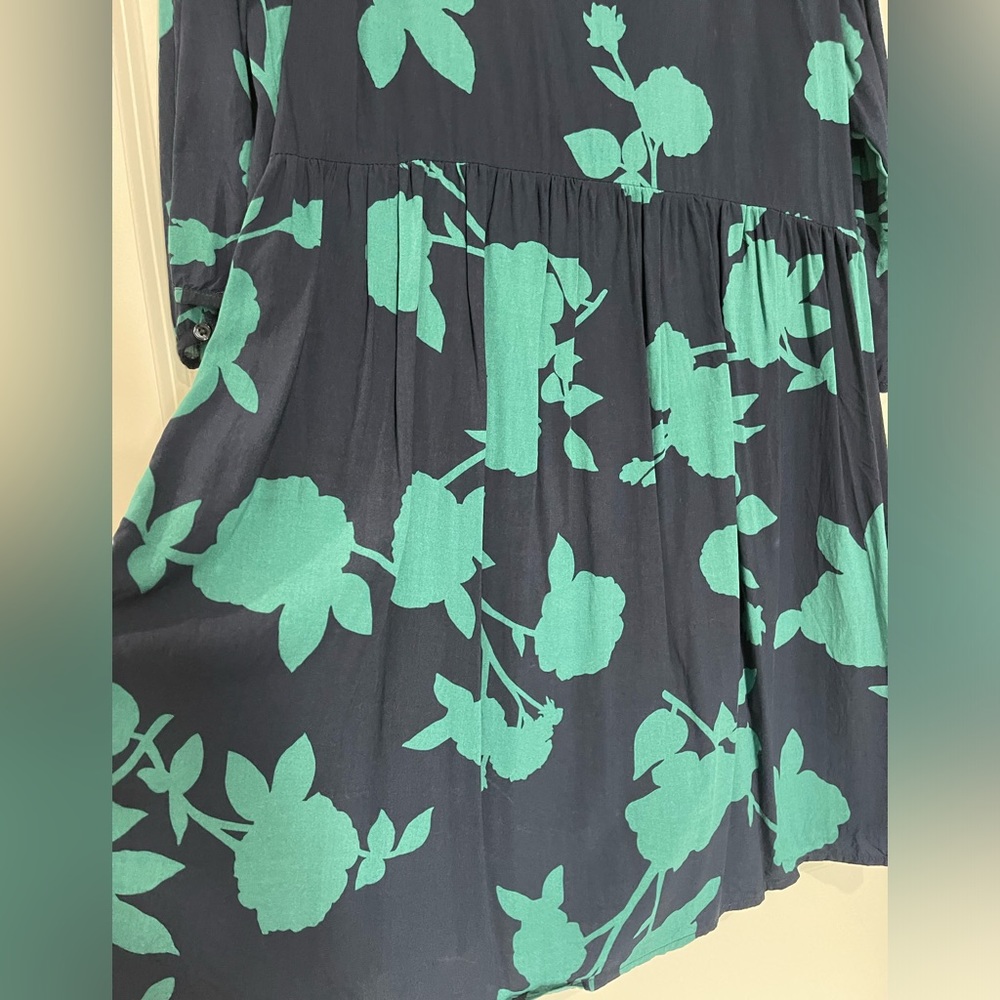 Blue and Teal Floral Dress. Size Large - Picture 7 of 8